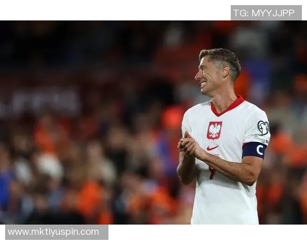 马卡分析：莱万面临首发压力费兰逐渐成为球队中锋核心